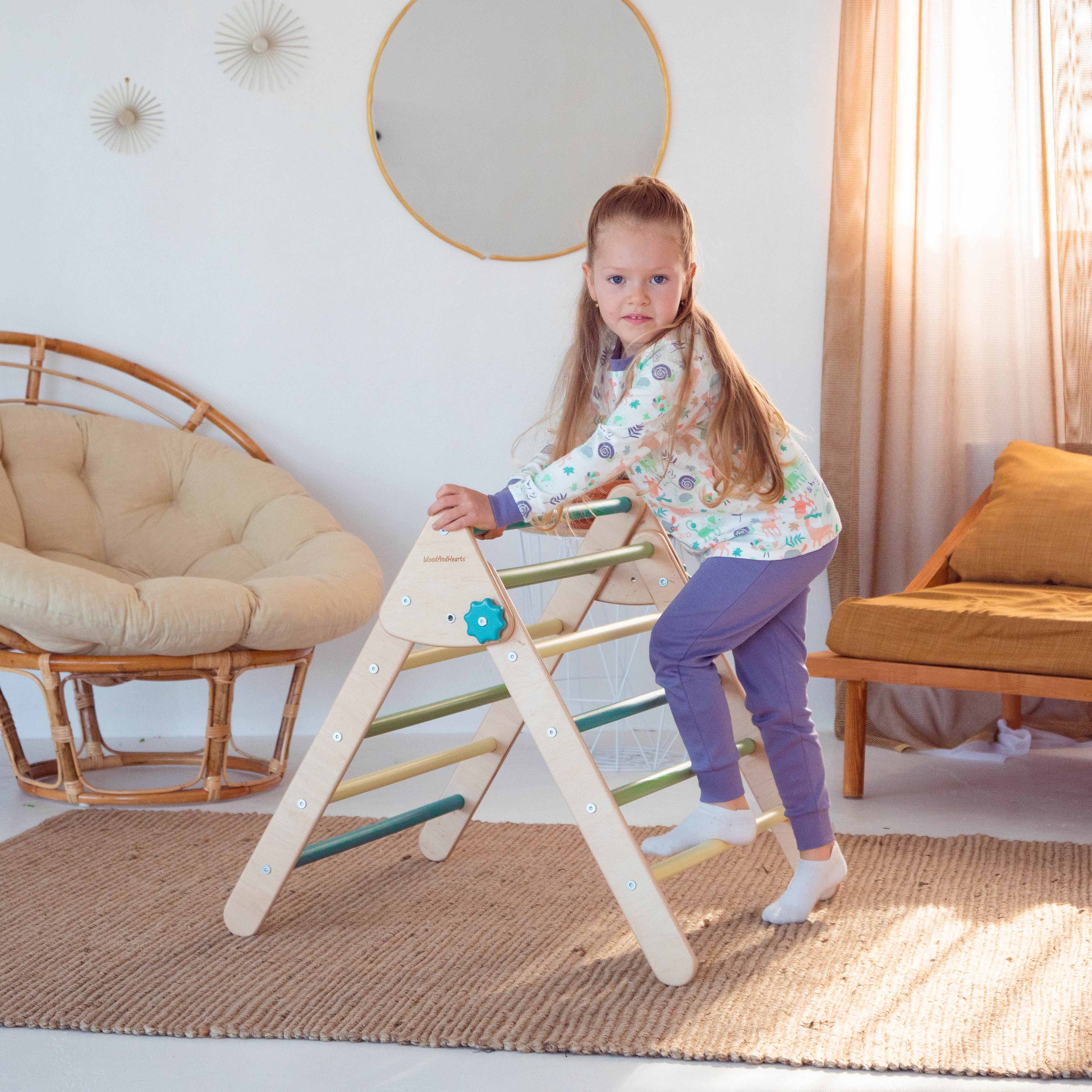 Montessori Foldable Triangle - FCHF CITY