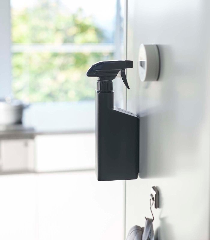 Magnetic Spray Bottle - FCHF CITY