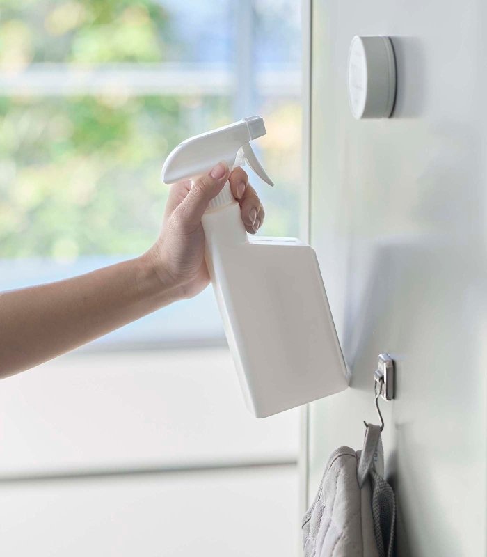 Magnetic Spray Bottle - FCHF CITY