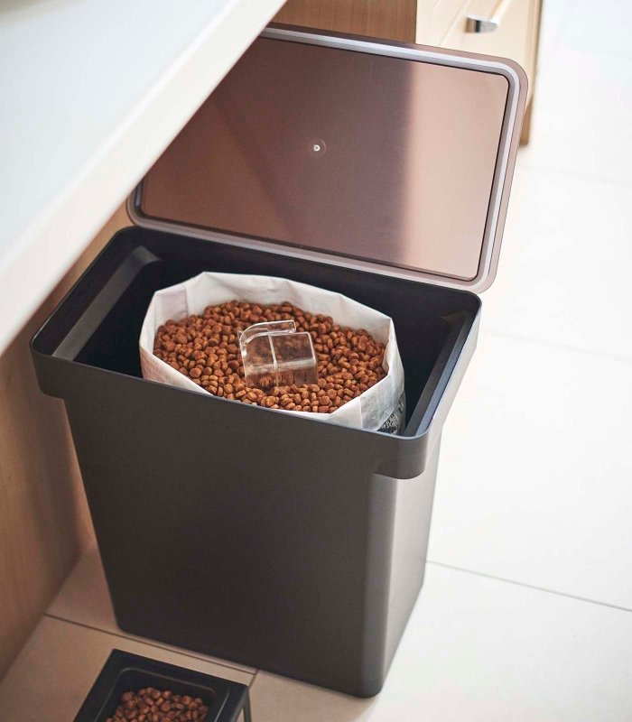 Rolling Airtight Pet Food Container (25 lbs.) - FCHF CITY