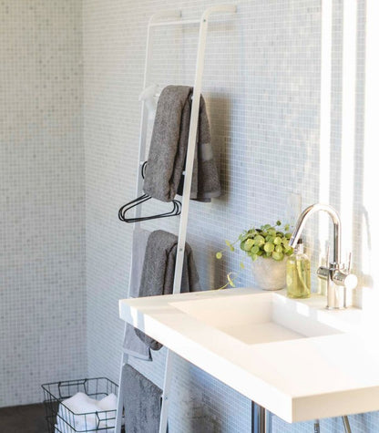 Leaning Storage Ladder (63&quot; H) - Steel - FCHF CITY